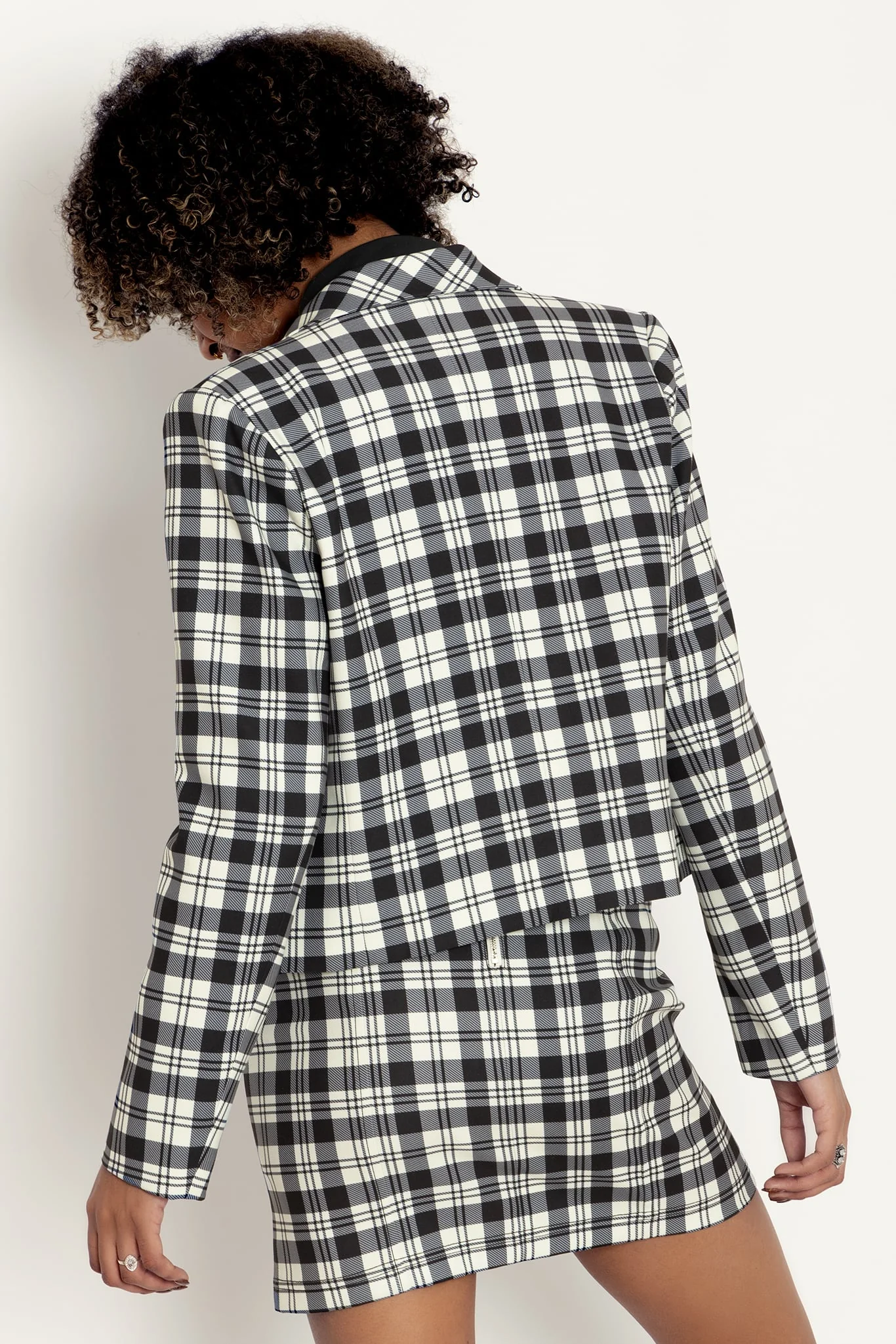 Tartan Magpie Cropped Blazer - Image 3